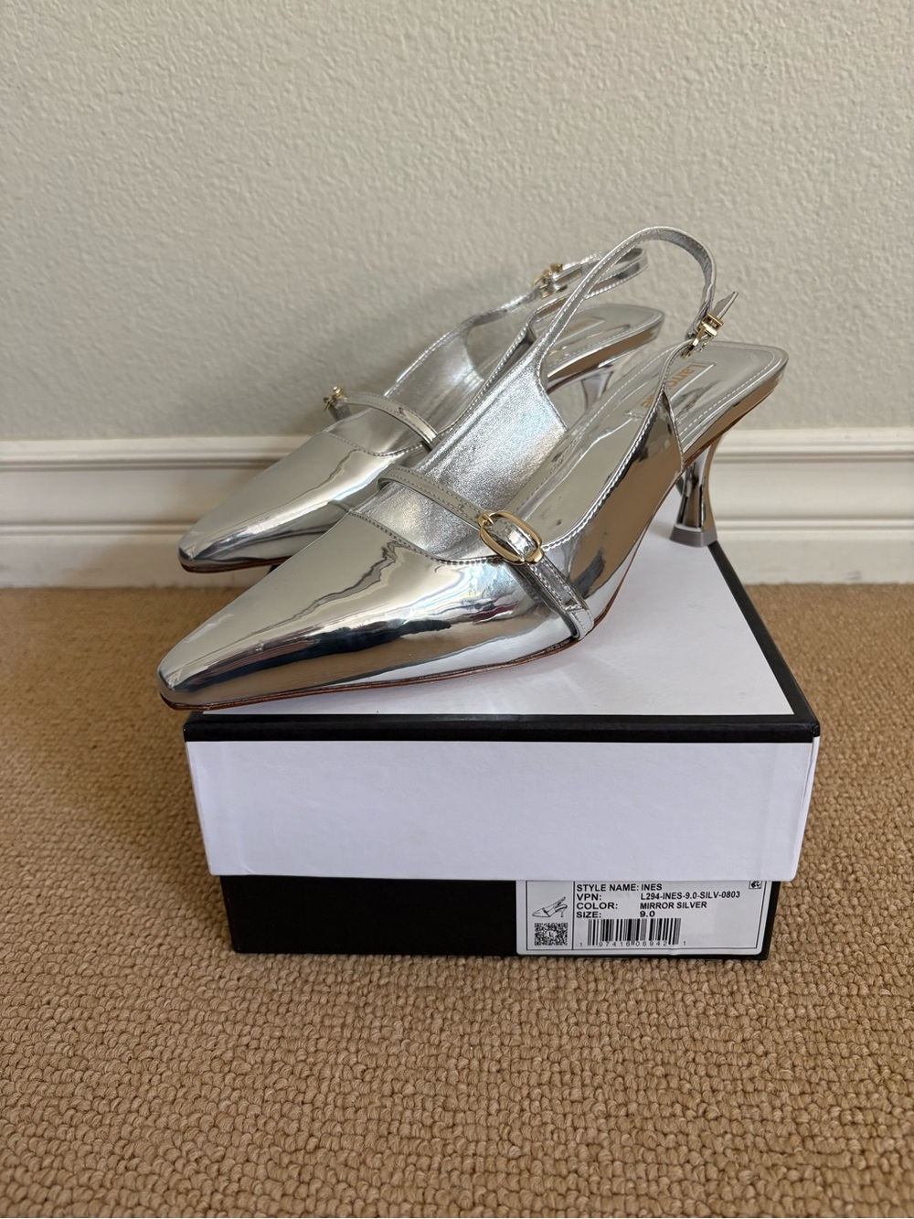 New in Box Larroude Ines Pump in Mirror Silver Slingback Heels, S 9